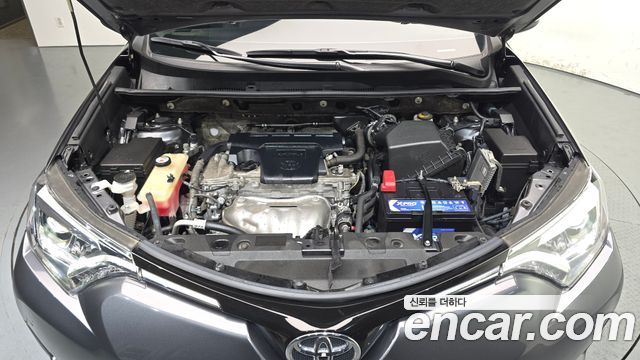 Toyota RAV4 2017 — photo 6