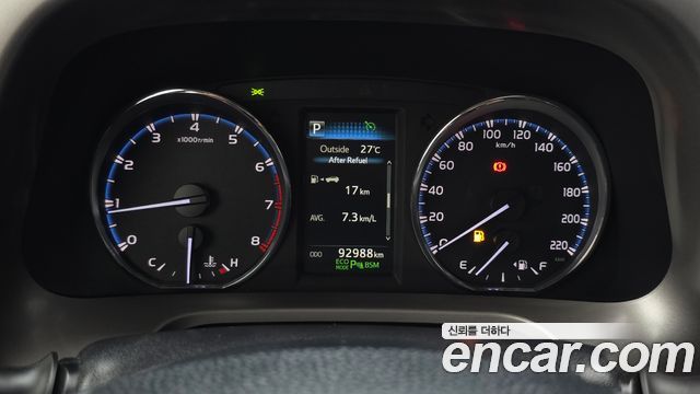 Toyota RAV4 2017 — photo 8