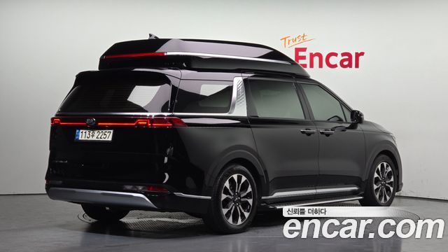 Kia Canival 2021 — photo 2