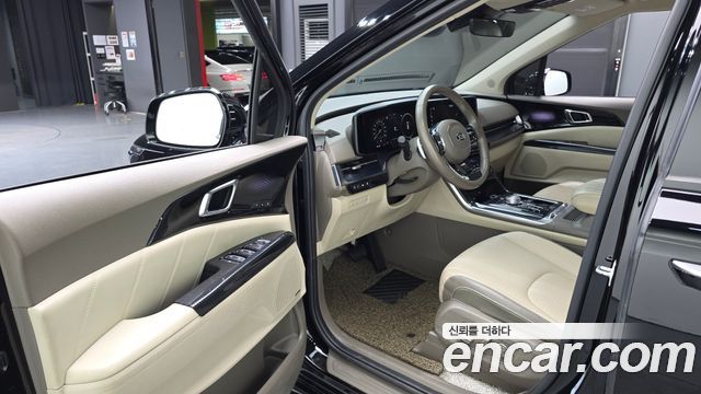 Kia Canival 2021 — photo 10