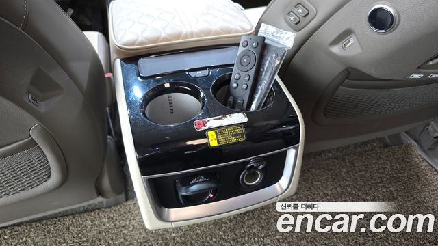 Kia Canival 2021 — photo 16