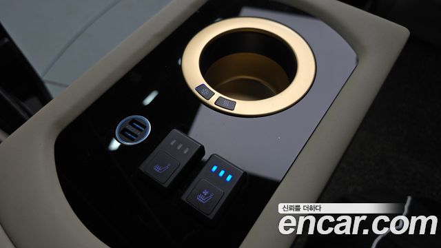 Kia Canival 2021 — photo 17
