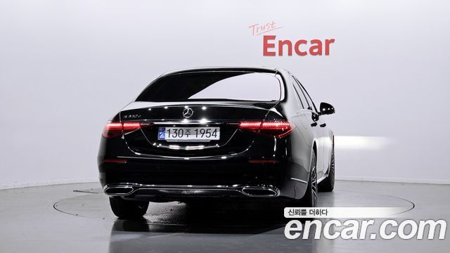 Mercedes-Benz S-Class 2023 — photo 4