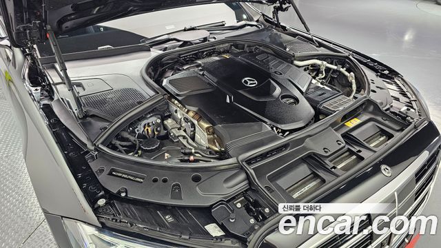 Mercedes-Benz S-Class 2023 — photo 6