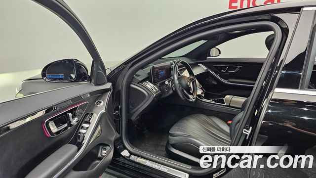 Mercedes-Benz S-Class 2023 — photo 10
