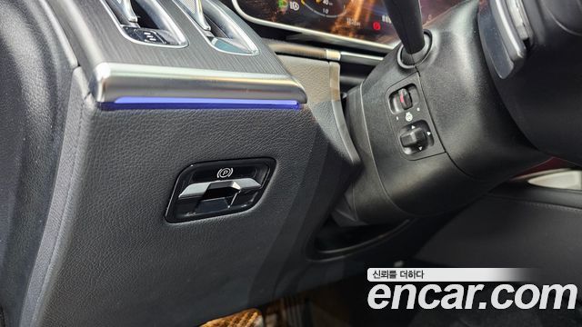 Mercedes-Benz S-Class 2023 — photo 17