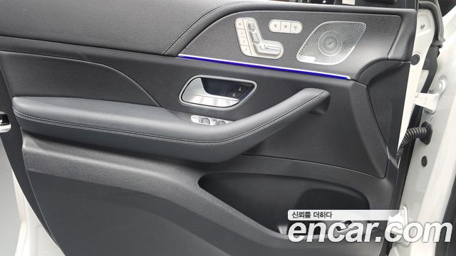 Mercedes-Benz GLE-Class 2025 — photo 14