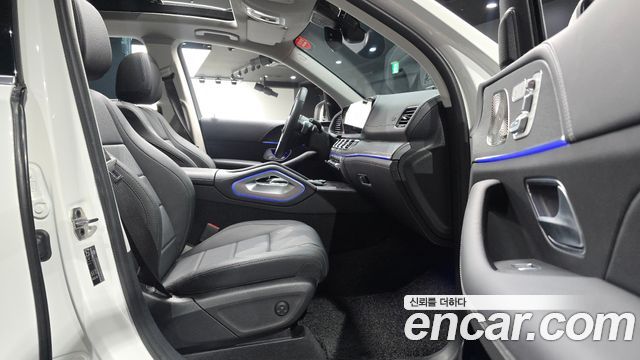 Mercedes-Benz GLE-Class 2025 — photo 16