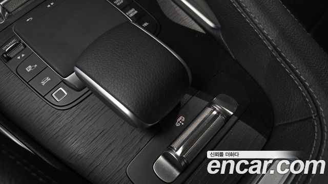 Mercedes-Benz GLE-Class 2025 — photo 34