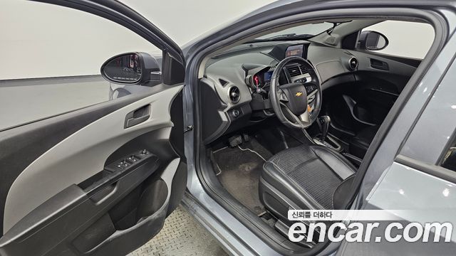 Chevrolet Korea Aveo 2014 — photo 10