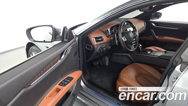 Maserati Ghibli 2022 — photo 13