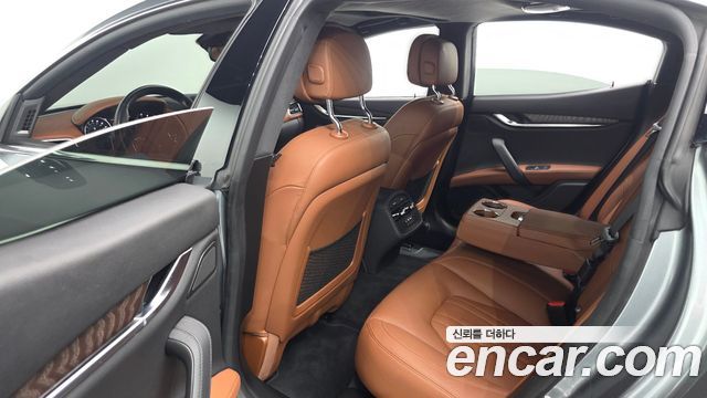 Maserati Ghibli 2022 — photo 18