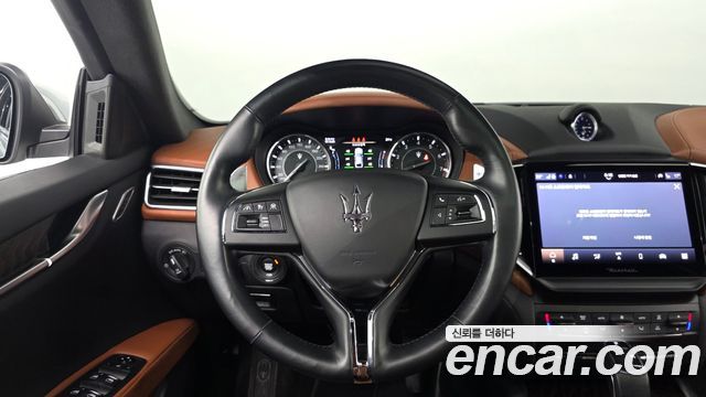 Maserati Ghibli 2022 — photo 19