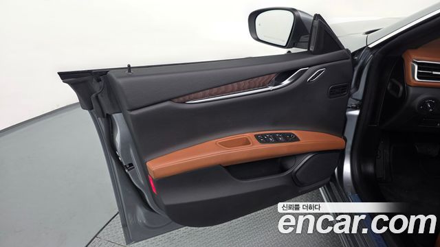 Maserati Ghibli 2022 — photo 14