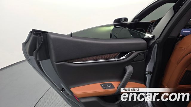 Maserati Ghibli 2022 — photo 15
