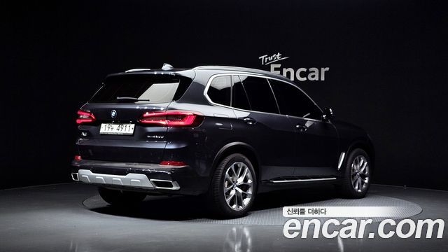 BMW X5 2019 — photo 2