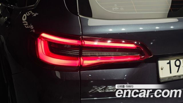 BMW X5 2019 — photo 9