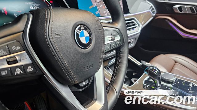 BMW X5 2019 — photo 29