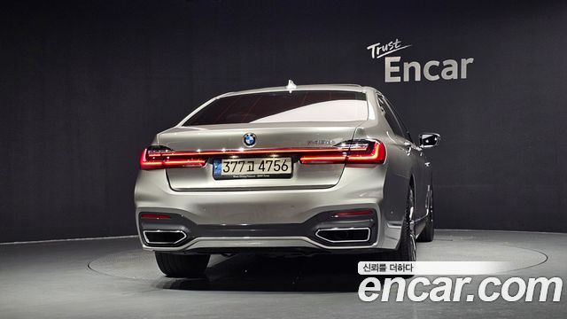 BMW 7-Series 2020 — photo 4