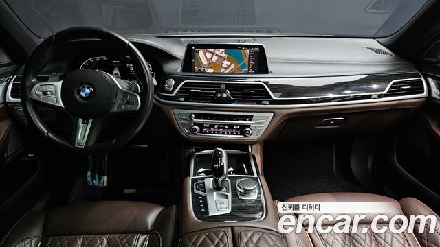 BMW 7-Series 2020 — photo 10