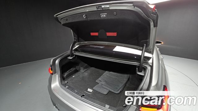 BMW 7-Series 2020 — photo 26