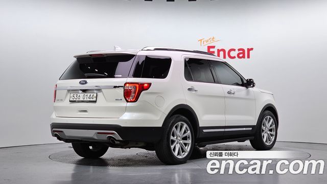 Ford Explorer 2016 — photo 2
