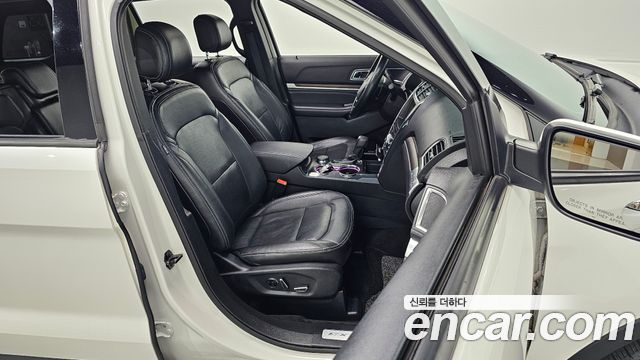 Ford Explorer 2016 — photo 10