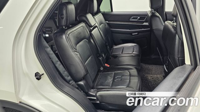 Ford Explorer 2016 — photo 11