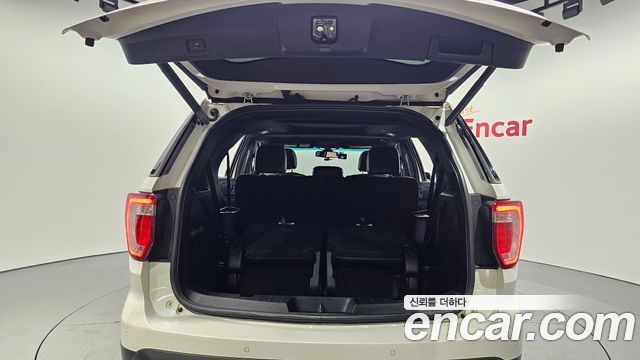 Ford Explorer 2016 — photo 20
