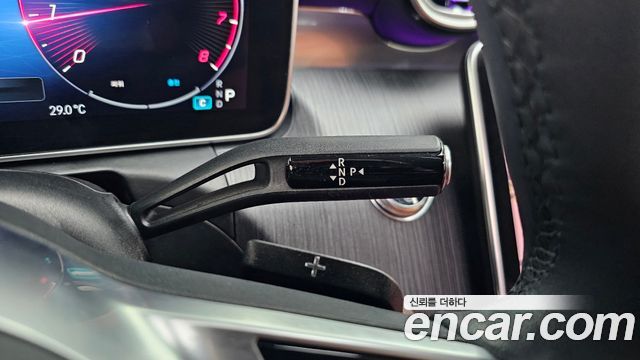Mercedes-Benz C-Class 2023 — photo 12