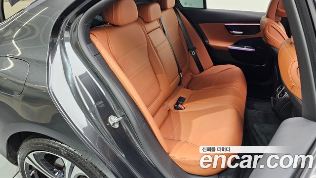 Mercedes-Benz C-Class 2023 — photo 17
