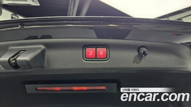 Mercedes-Benz C-Class 2023 — photo 26