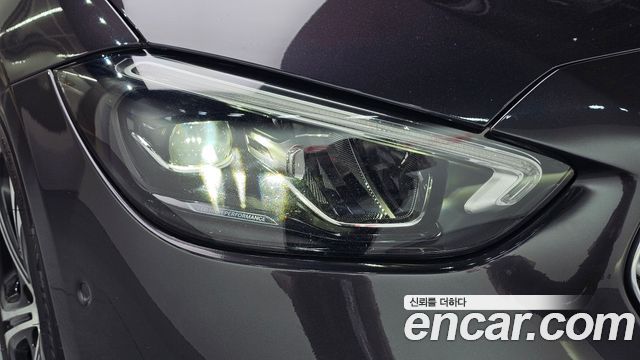 Mercedes-Benz C-Class 2023 — photo 8