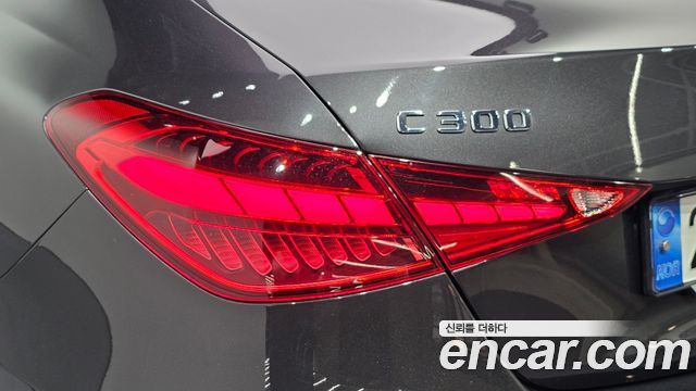 Mercedes-Benz C-Class 2023 — photo 9