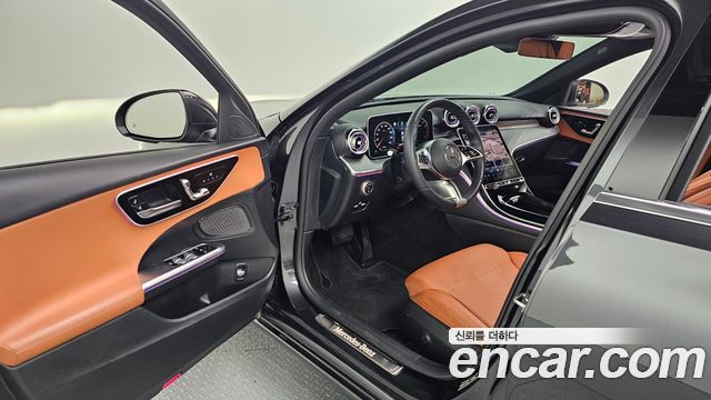 Mercedes-Benz C-Class 2023 — photo 16
