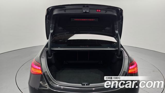 Mercedes-Benz C-Class 2023 — photo 30