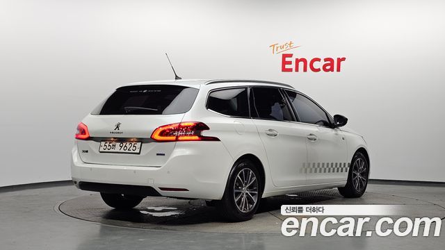 Peugeot 308 2015 — photo 2