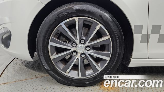 Peugeot 308 2015 — photo 5
