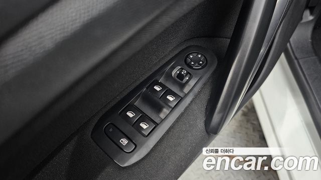 Peugeot 308 2015 — photo 11