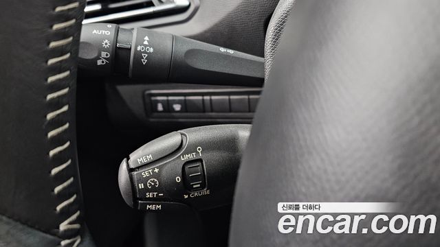 Peugeot 308 2015 — photo 13