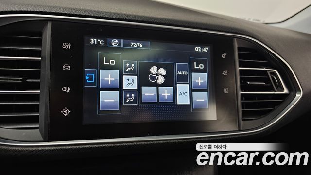 Peugeot 308 2015 — photo 17