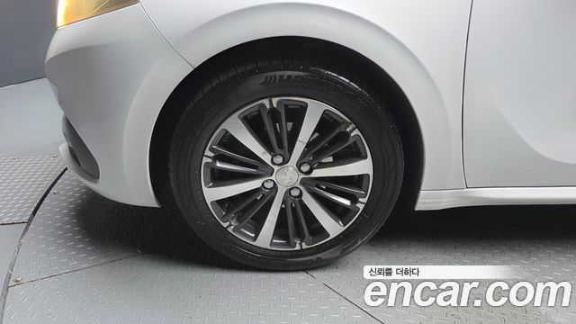 Peugeot 208 2017 — photo 5