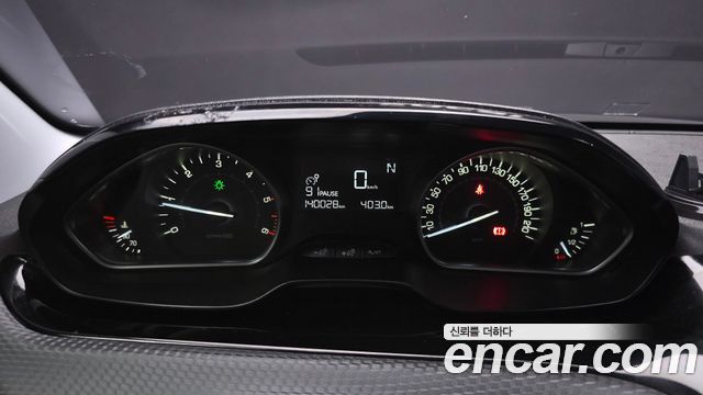 Peugeot 208 2017 — photo 8