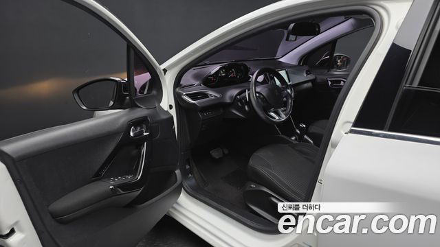 Peugeot 208 2017 — photo 10
