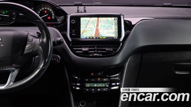 Peugeot 208 2017 — photo 12