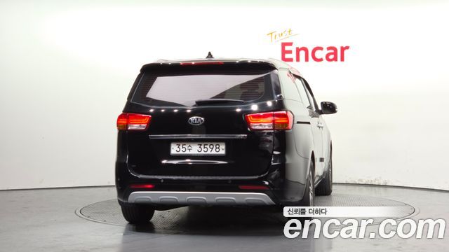 Kia Canival 2015 — photo 4
