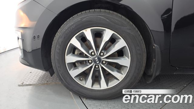 Kia Canival 2015 — photo 5