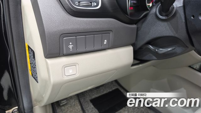 Kia Canival 2015 — photo 14
