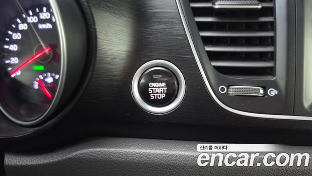 Kia Canival 2015 — photo 16