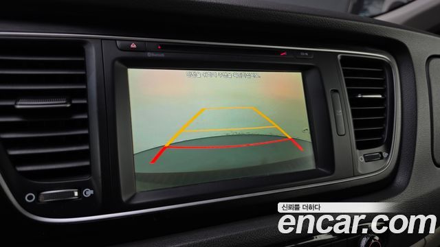 Kia Canival 2015 — photo 17